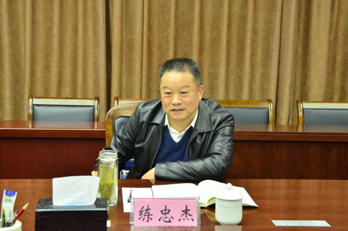 練忠杰到集團開展警示教育暨黨風廉政建設(shè)宣講