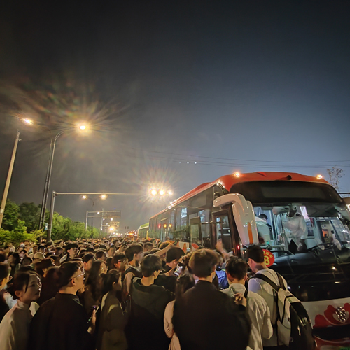 洛陽(yáng)公交：圓滿完成“天外來物”演唱會(huì)運(yùn)輸保障任務(wù)04